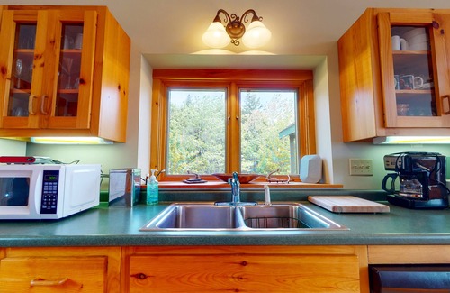 Milbridge House | "The Hall House" - Waterfront 3-bed plus loft, Sleeps 8