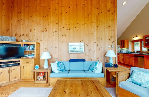 Milbridge House | "The Hall House" - Waterfront 3-bed plus loft, Sleeps 8