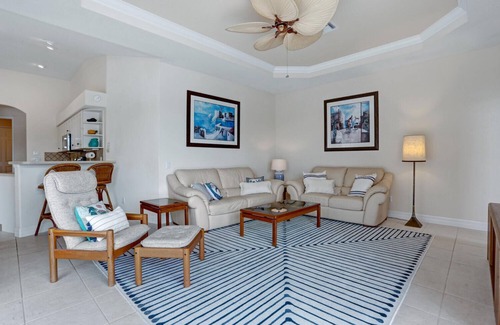 Cape Coral Villa | The Hammock - Beautiful waterfront 4 bedroom home with heated pool