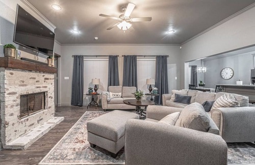 North by Northwest House | The Haven - 3BR/2BA - Clean & Safe New Home