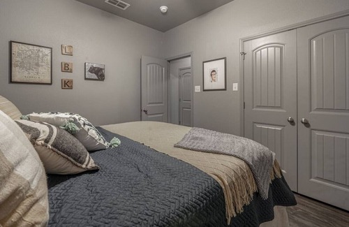 North by Northwest House | The Haven - 3BR/2BA - Clean & Safe New Home