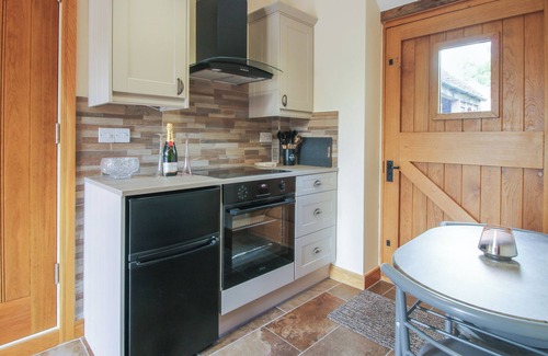 Bridgnorth Cottage | THE HAY LOFT, romantic, with hot tub in Bridgnorth