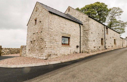 Alstonfield Cottage | THE HAYBARN, family friendly, character holiday cottage in Hartington