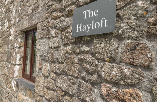 St. Neot Cottage | THE HAYLOFT, pet friendly, character holiday cottage in St Neot