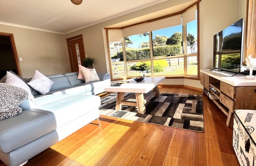 Coles Bay House | The Hazards Beach Escape - In the heart of Coles Bay.
