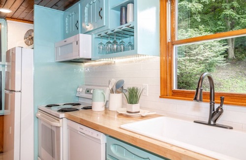 Loveland Cabin | The Heist, A River Retreat