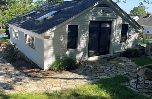 Mystic Apartment | The Hemingway Carriage House - Romantic & Private Downtown Mystic Getaway