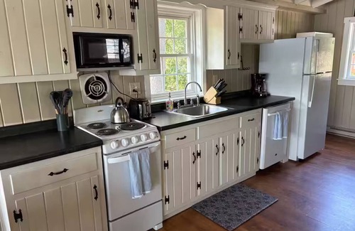 Kennebec House | The Heron Haus - Lakeside Escape in Belgrade Maine
