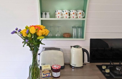 Llandovery Ski Chalet | The Heron's Tree, The Heron's Tree Riverside Stay