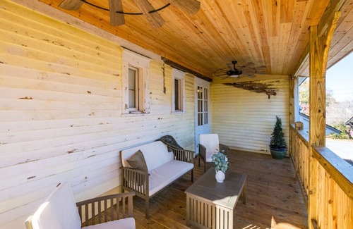 Macon Apartment | The Hidden Hideaway on College
