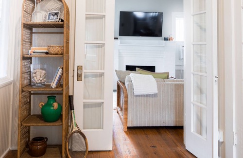 Downtown West Palm Beach Apartment | The Hideaway, a cozy historic cottage tucked away in the heart of downtown WPB!