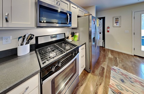 Sky Valley House | The Hideaway House | Lake Access, Hot Tub, Firepit