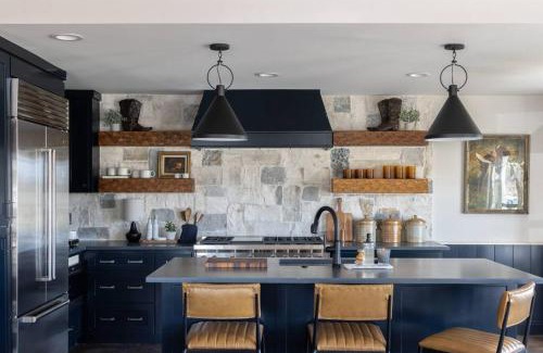 Washington House | The Hideout