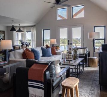 Washington House | The Hideout