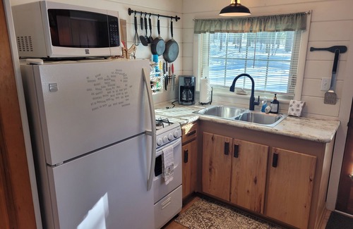 Higgins Lake Cabin | The Higgins Lake Hideaway - Super Cute and Great Location Only 3 Blocks from Higgins Lake!