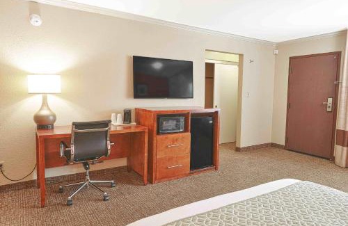 Eagle Rock Hotel | The Hills Inn Eagle Rock - Near Old Town Pasadena