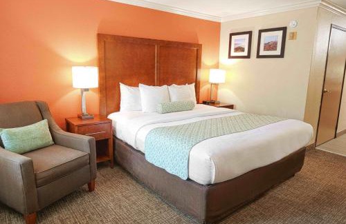 Eagle Rock Hotel | The Hills Inn Eagle Rock - Near Old Town Pasadena