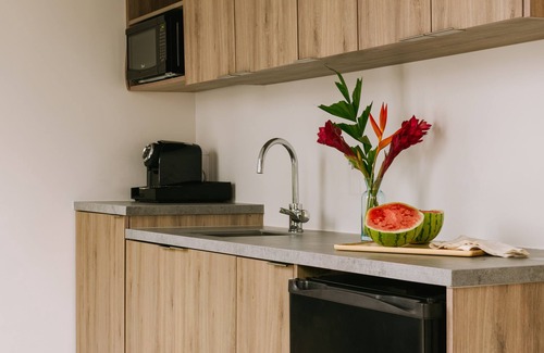 Hillsboro Beach Apartment | The Hillsboro powered by Sonder | Superior King Suite+ w/Balcony