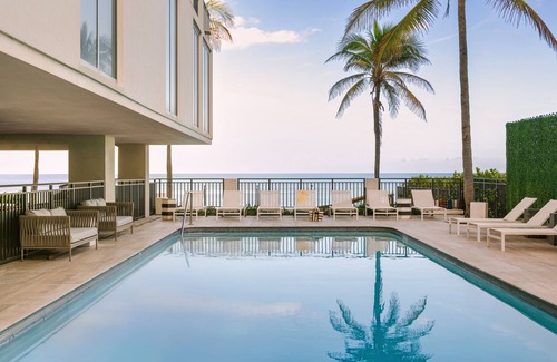 Hillsboro Beach Apartment | The Hillsboro powered by Sonder | Superior King Suite+ w/Balcony