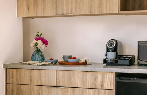 Hillsboro Beach Apartment | The Hillsboro powered by Sonder | Double Queen Room w/Balcony
