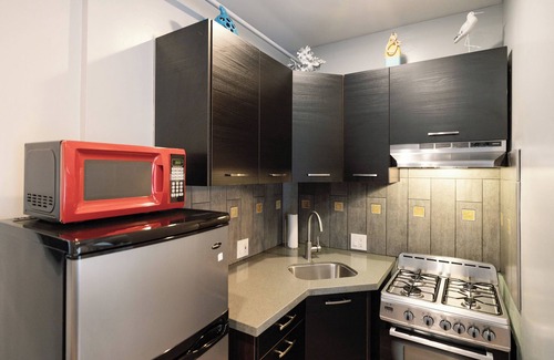 East Village Apartment | The Historic Broadlind Hotel at Long Beach Convention Center