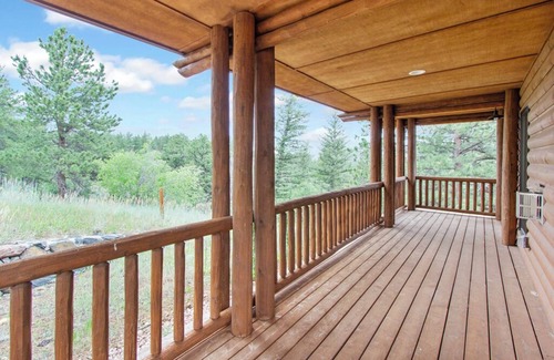 Allenspark Cabin | The Hogan #1 - A Pathways Ranch Original