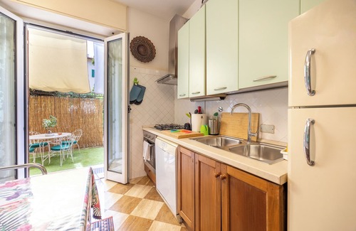 Campo di Marte Apartment | THE HOME OF JASMINE AND MEDLAR, TO MAKE YOU FEEL AT HOME.