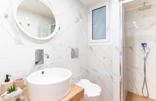 Thissio Apartment | The Homely Hideaway
