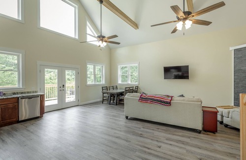 Wildwood House | The Honeysuckle - PMI Scenic City Rental