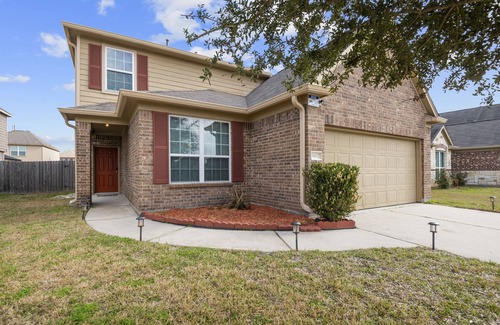 Houston House | The Houcation Villa 4BR+Patio+ Fast wi-fi+ Pool + mini grill