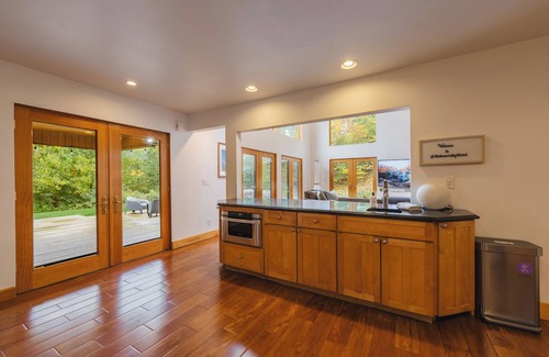Poughkeepsie House | The House In Highland-nSecluded Retreat