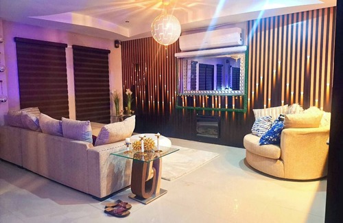 Claxton Bay House | The House of Praise 5Bd