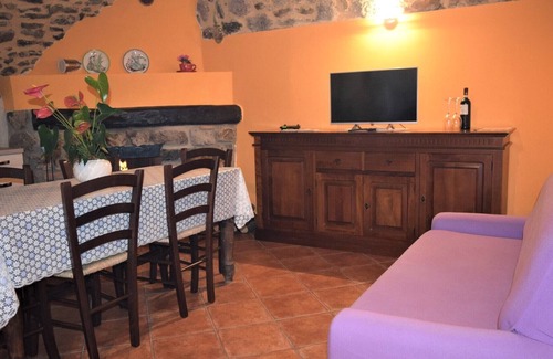 Bossico Apartment | The house on the plateau, in the historic center
