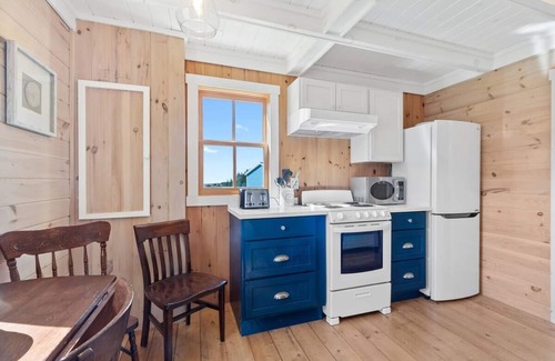 Terra Nova Cottage | The Howard House | Daniel’s Cove