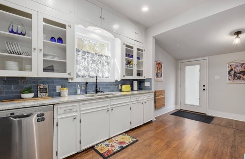 Hancock House | The HydeOut; Vintage Luxury Boho central Austin retreat close to it all!