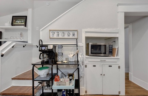 Hancock House | The HydeOut; Vintage Luxury Boho central Austin retreat close to it all!