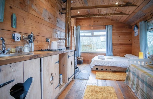 Castlemartin Apartment | The Hygge Hut - 1 Bed - Freshwest Beach Retreat
