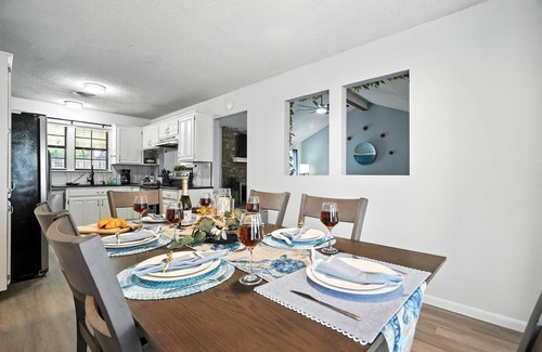 Abilene House | The Inland Tide 3 bedrooms 2 bath Entire home