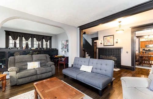Harters Heights House | The Irish Retreat<>Large Home 1.5mi to ND