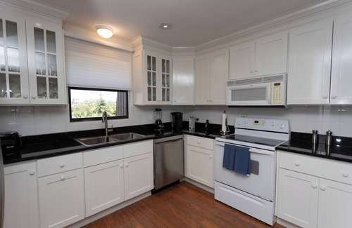 Seven Mile Beach Apartment | The Islands Club