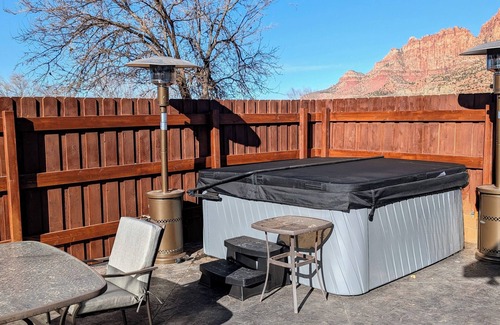 Colorado City Ski Chalet | The Kings Quarters