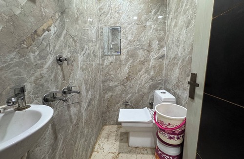 Mathura Hotel | The Kwality Residency