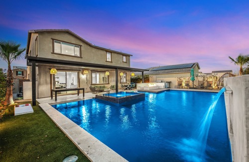 Coachella House | The Lagoon - Elegant design, Large Pool, Games