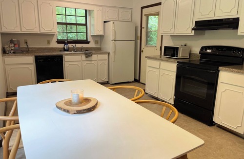 Fairfield Bay House | The Lake House in Hamilton Cove of FairField Bay