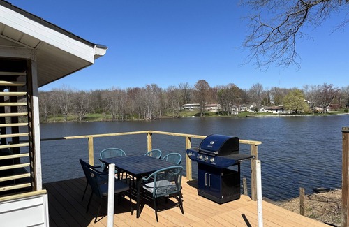 Dale House | The Lake House - Quiet Lakefront Living!