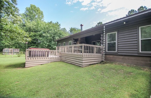 Bismarck House | The Lake Lodge at Remember When Cabins with Hot Tub and outdoor fireplace