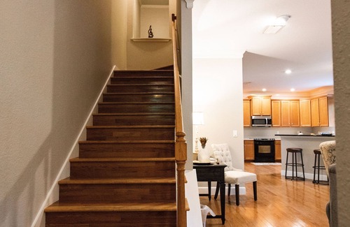 Lakeland House | The Lake Morton Colonial Lakeland Historic District - 3BR/2.5Bath