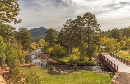 Estes Park Cabin | The Landing at Estes Park