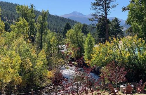 Estes Park Cabin | The Landing at Estes Park
