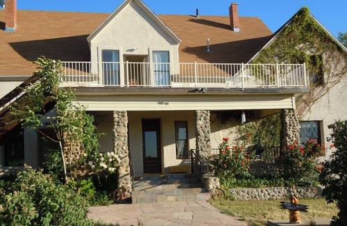 Oracle Apartment | The LANDMARK Ranch Apartment